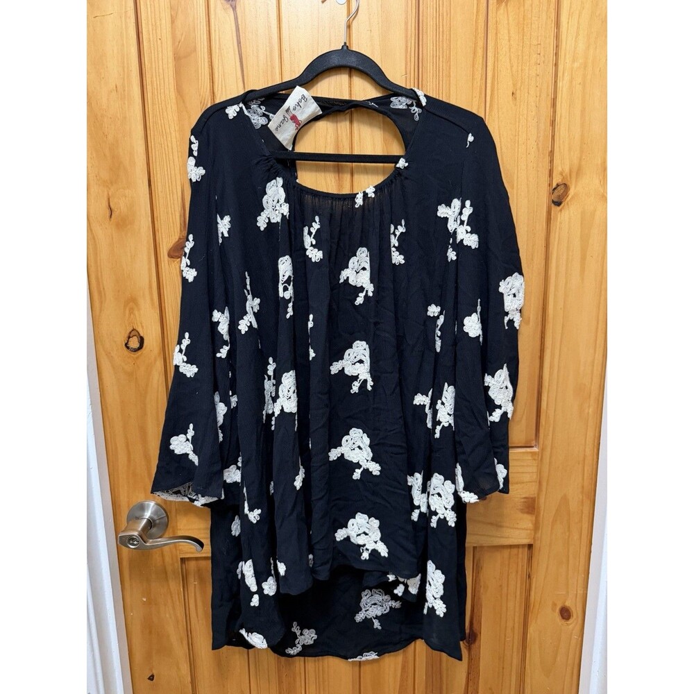 Boho Jane Women’s Embroidered Boho Flowy Tunic Top Size Small Chic Bohemian